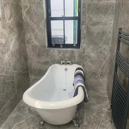 Bayview, Dunmore East, County Waterford - Sleeps 12 Persons Dunmore East