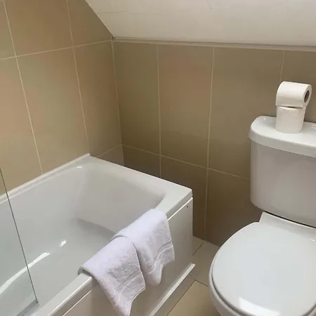 Bayview, Dunmore East, County Waterford - Sleeps 12 Persons Nyaraló