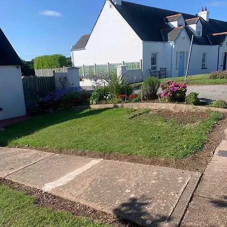 Bayview, Dunmore East, County Waterford - Sleeps 12 Persons