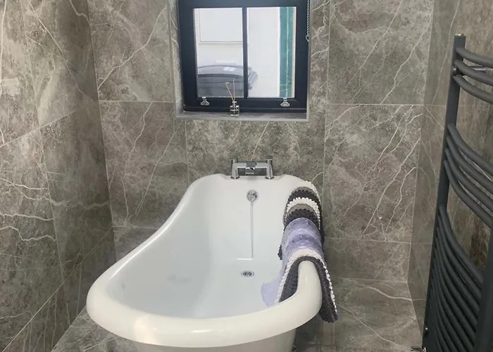 Bayview, Dunmore East, County Waterford - Sleeps 12 Persons 邓莫尔东